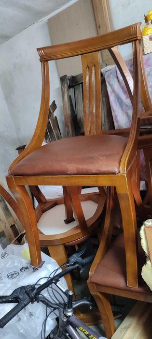 Mesa de Jantar em Madeira com seis Cadeiras