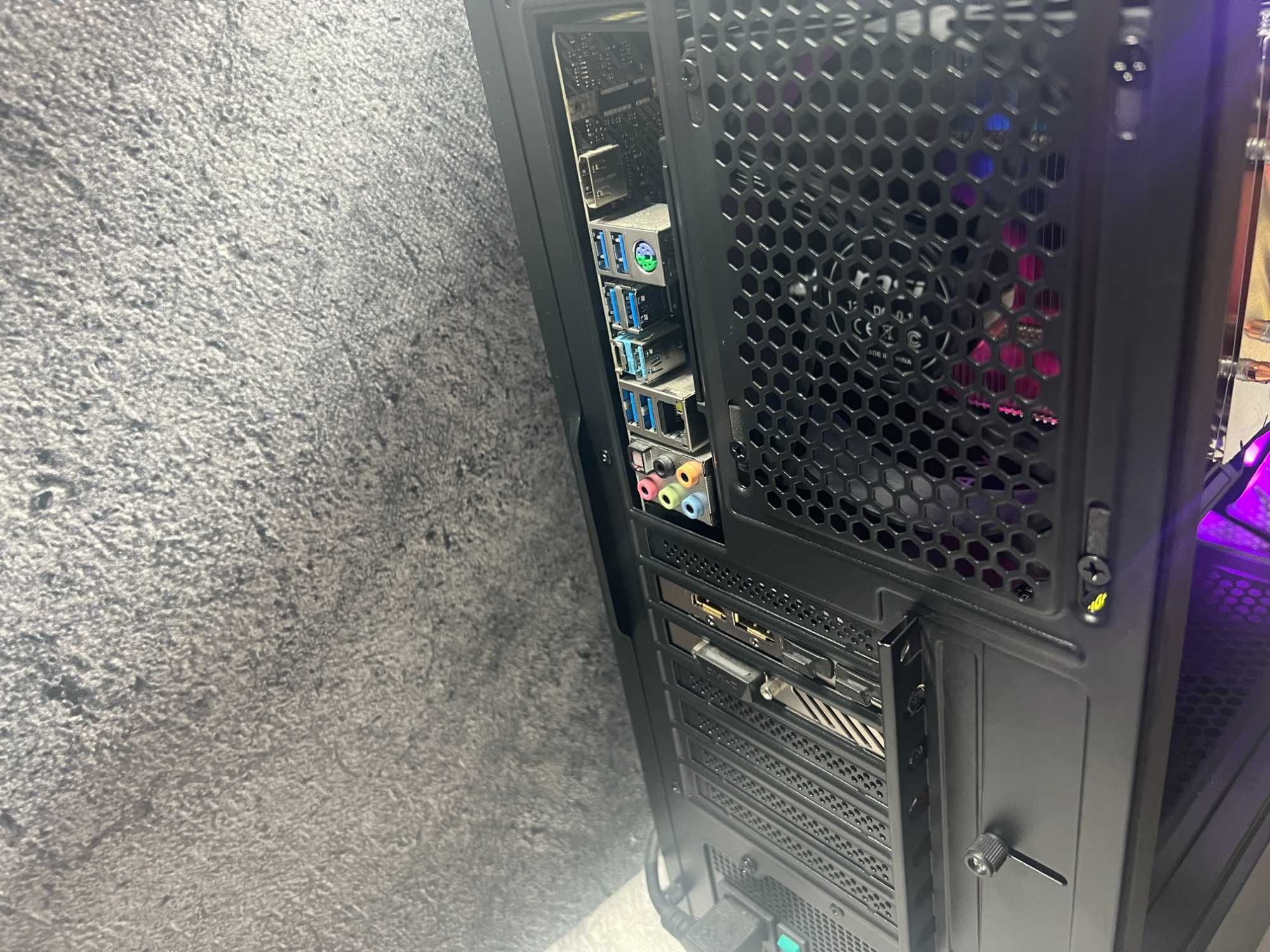 Gaming / Ryzen 5 1600 3.6GHz/ 16GB DDR4 / 2TB SSD / RX 570 4GB / W11