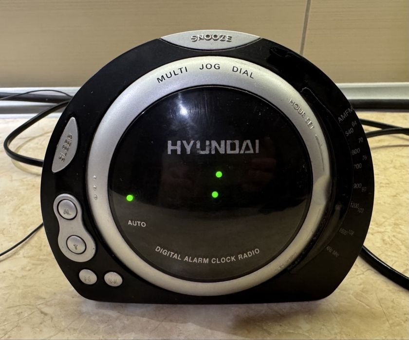 Часы с приемником HYUNDAI, H-1507