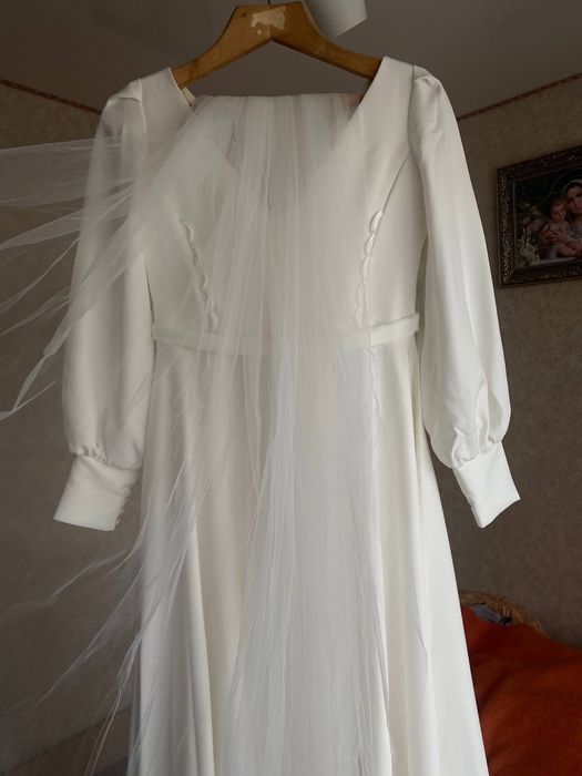 Весільна сукня 46 розмір з фатою