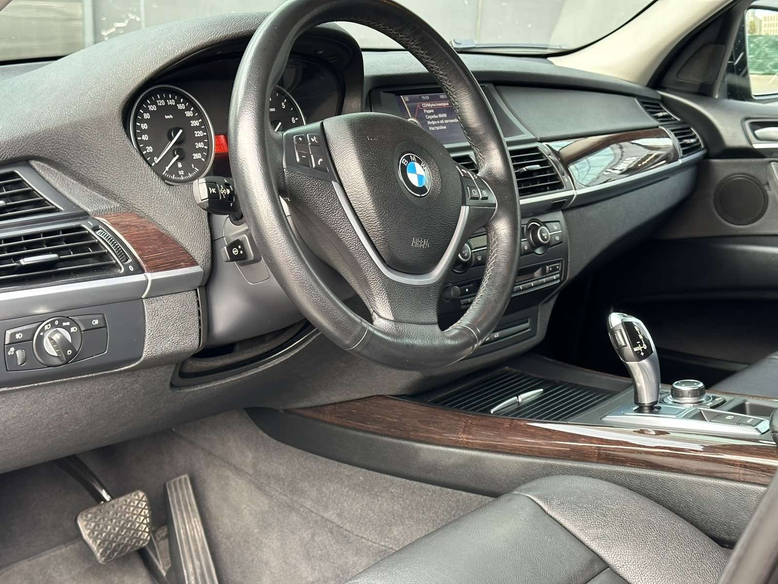 BMW X5 E70 3.0AT 2012 год