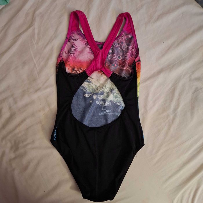 Продам купальник Speedo