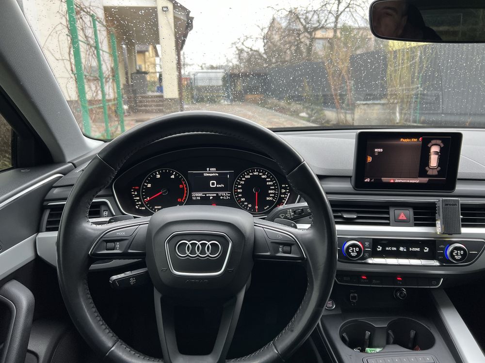 Audi A4 B9 2018 року