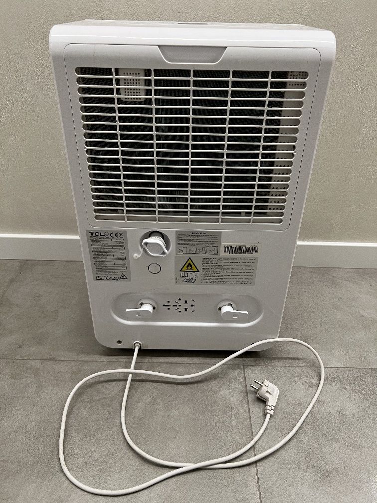 Продам осушитель фирмы TCL DEM50EB