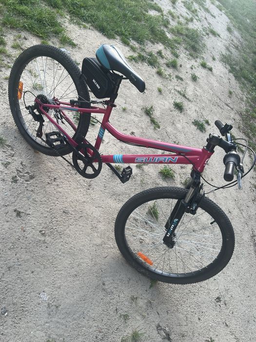 Rower SWAN 24 cale dla dziewczynki piekny jak nowy