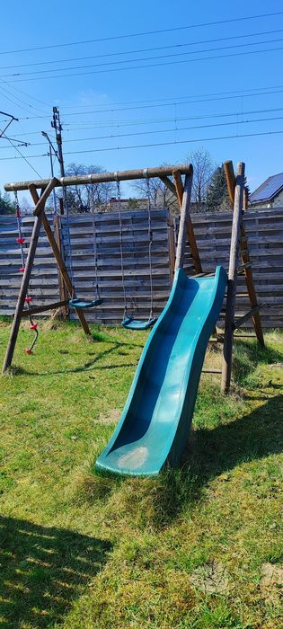 Plac zabaw dla dzieci drewniany że ślizgiem plus stolik składany