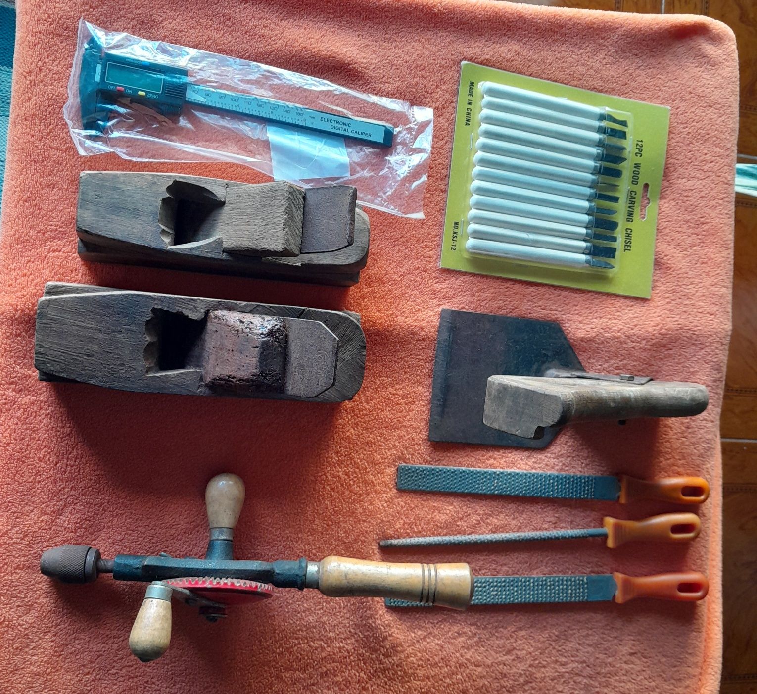 Ferramentas antigas ..variadas..