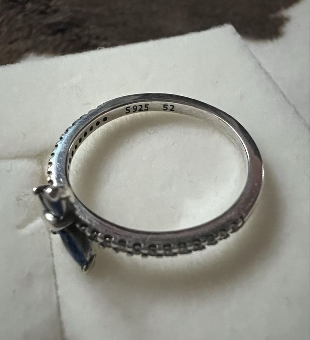 Каблучка срібна з метеликом pandora