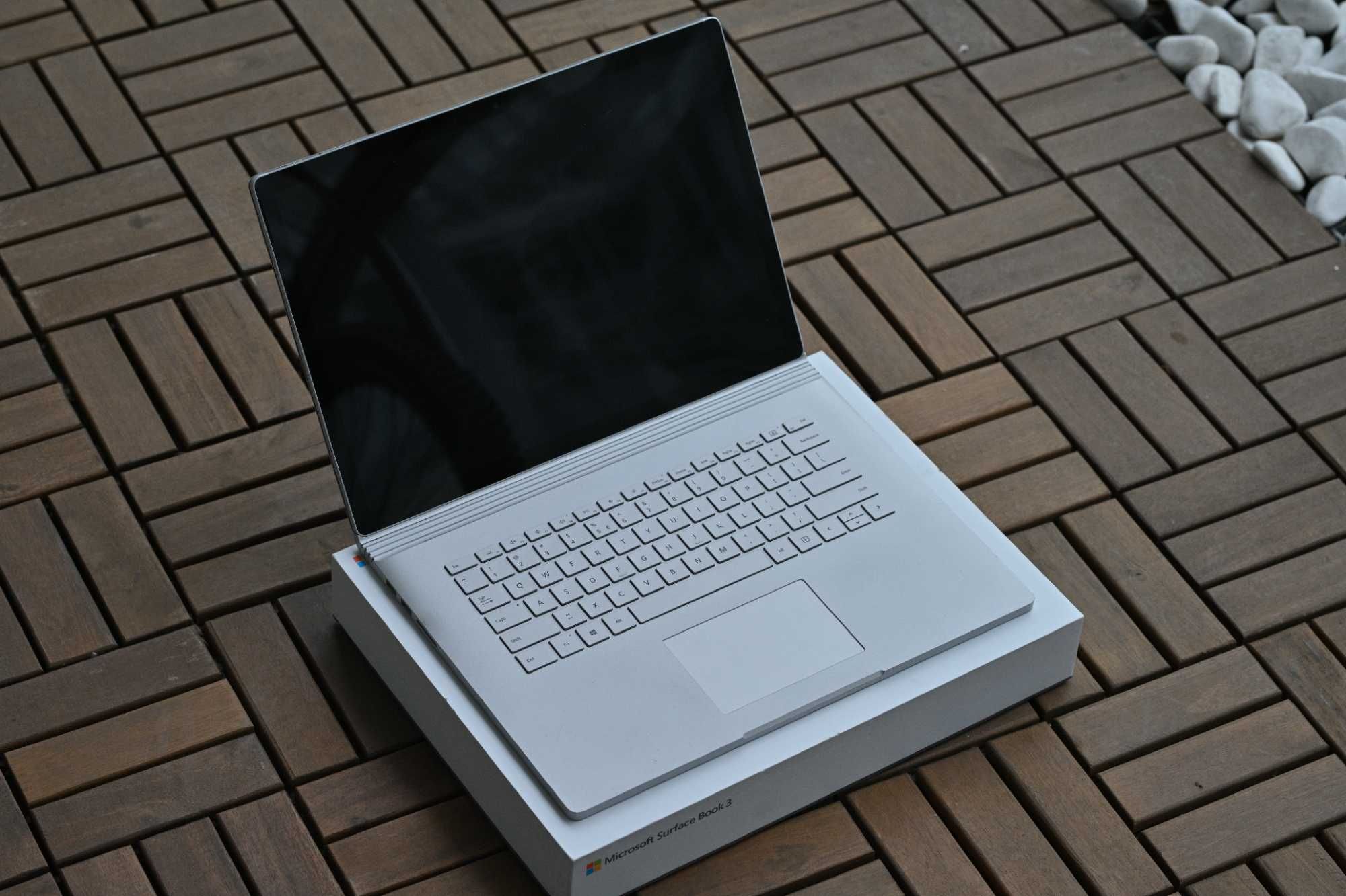 Microsoft Surface Book 3 15″ i7 GTX 1660 Ti 16 GB RAM 256 GB SSD