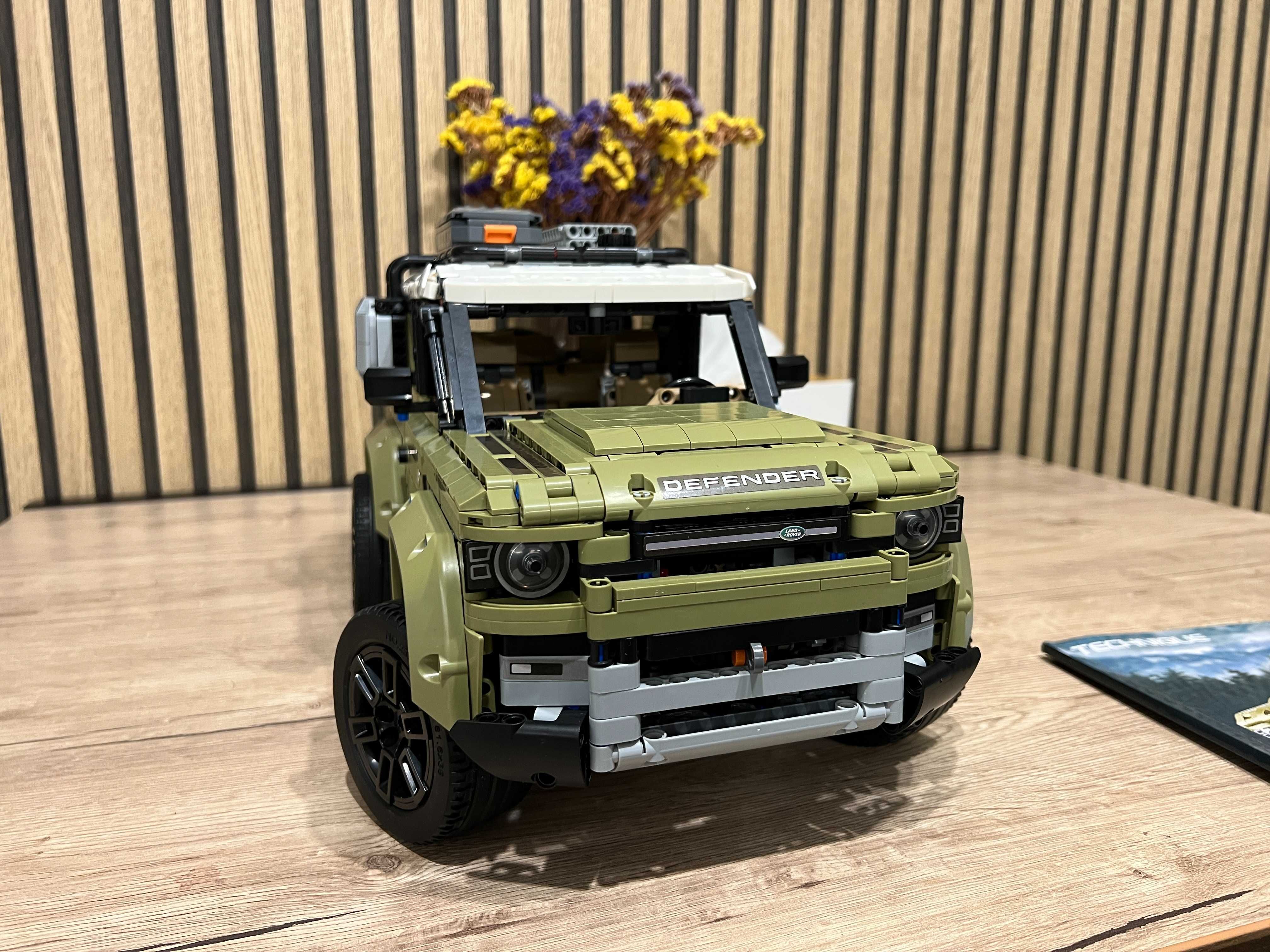 Lego Technic КОНСТРУКТОР Дефендер Ленд Ровер Land Rover Defender