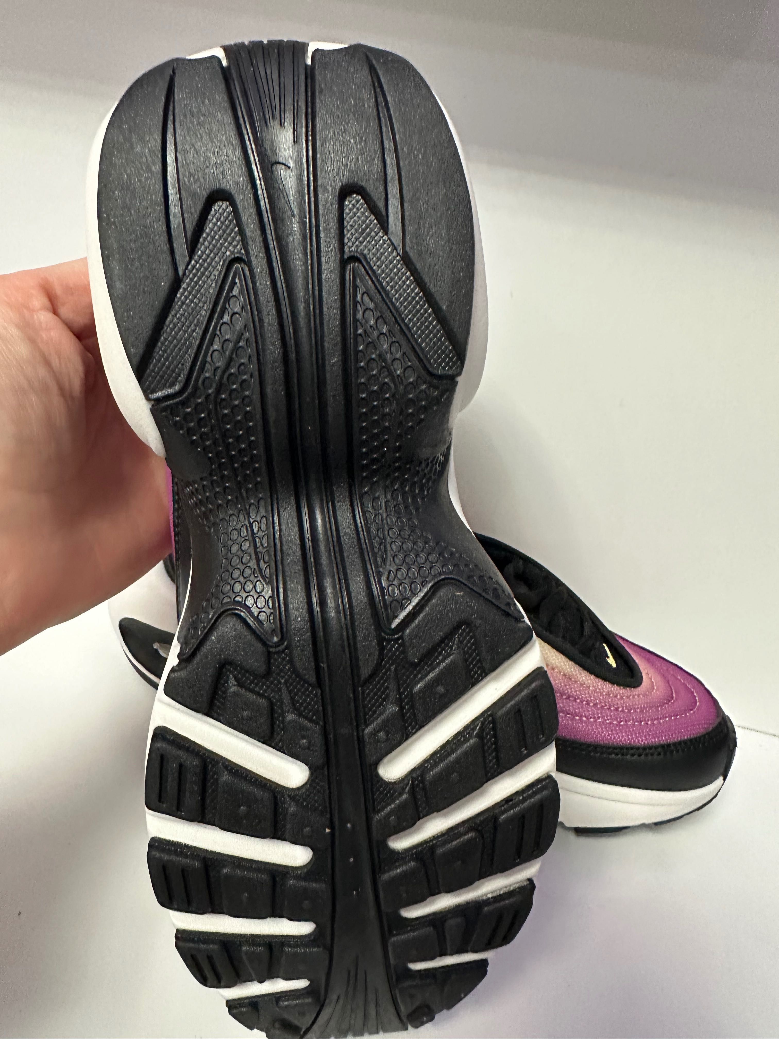 Жіночі кросівки W NIKE AIR MAX PORTAL 38,40