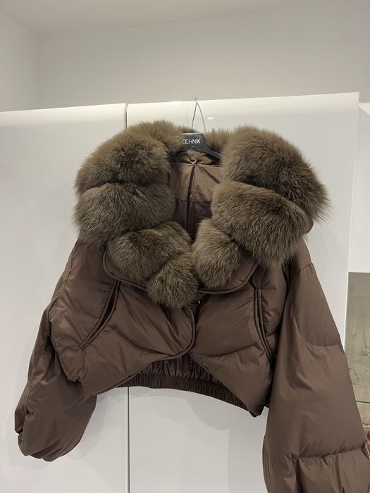 Piękna kurtka puchowa z futrem