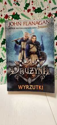 Druzyna - Wyrzutki. John Flanagan