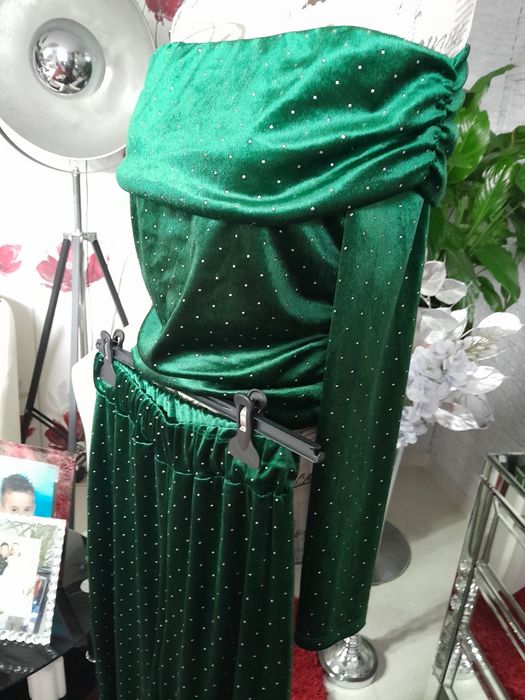 Cudny komplet welurowy zdobiony cyrkoniami