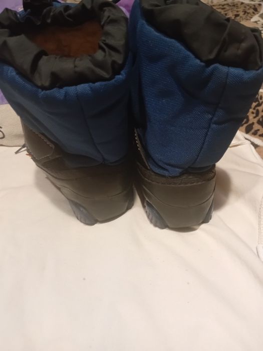 Продам зимние ботинки на мальчика
