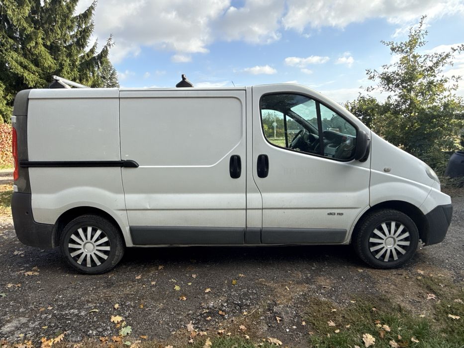 Renault Trafic 2.0 dci 115 KM 6biegow VAT 1