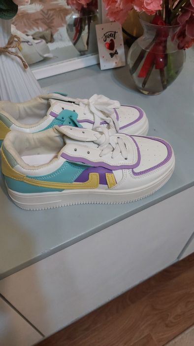 Кросівки 37 розмір повноцінний  білі