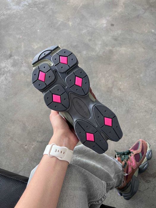 New Balance 9060 Burgundy