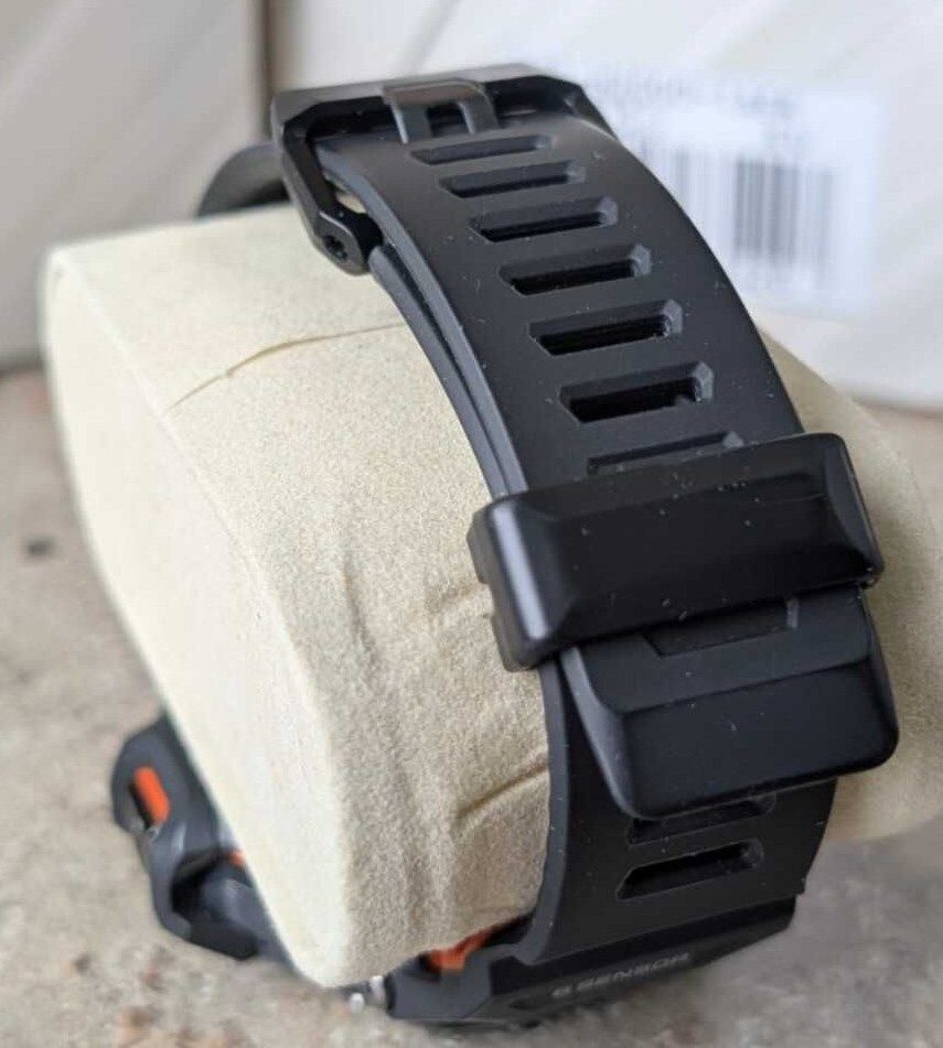 Casio G-Shock GBD H2000 1AER G-SQUAD Solar 6 Sensor