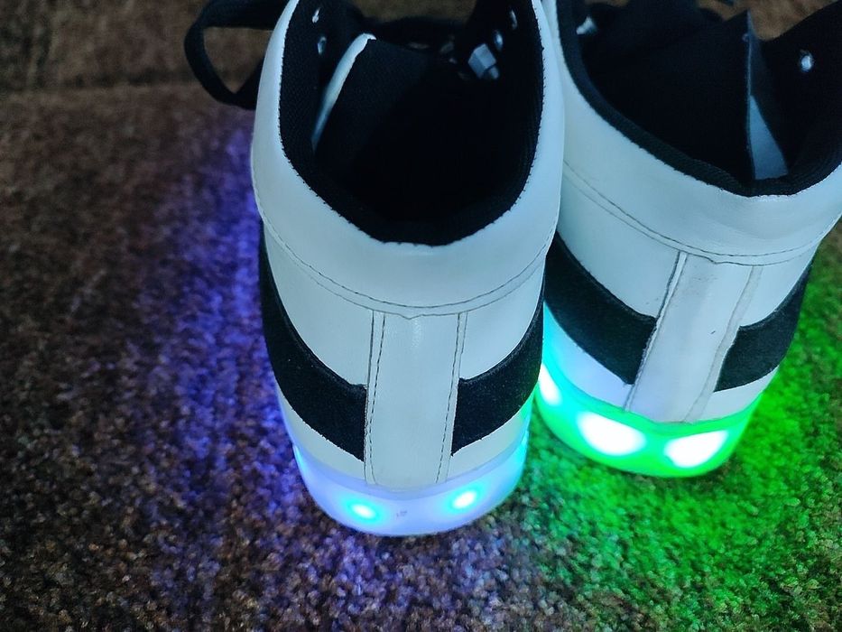 Кабель USB- A to iP фирма Borofone. Новый! Длина 1 м. Белый.