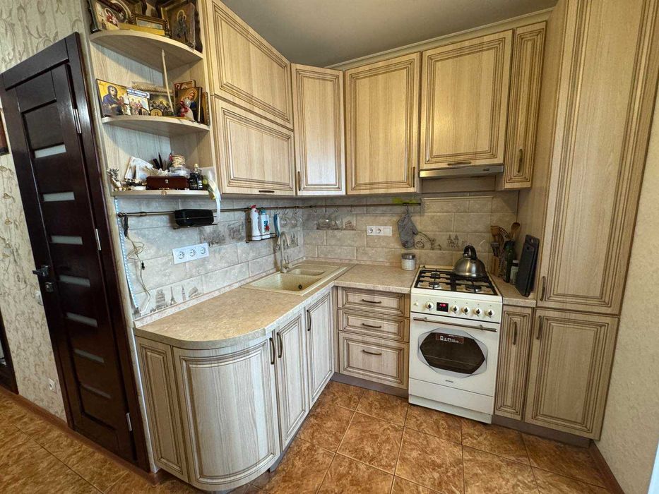 Продам однокімнатну квартиру в хорошому стані + гараж! 45000$! Торг!