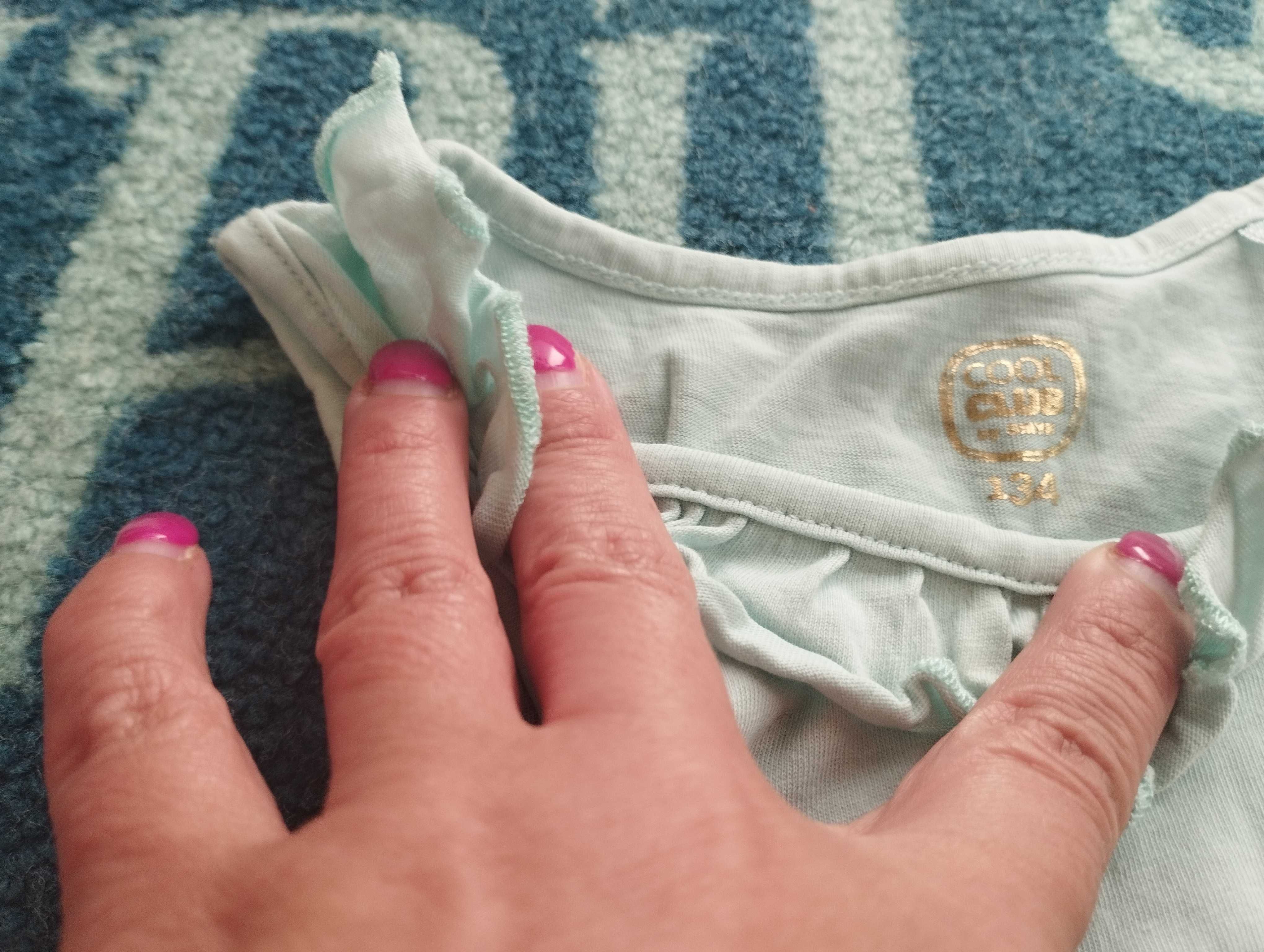 Bluzka na ramiączkach z firmy smyk w rozmiarze 134.