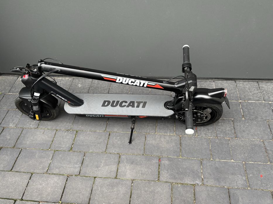 Hulajnoga elektryczna Ducati Pro 2 Evo – stan bardzo dobry!