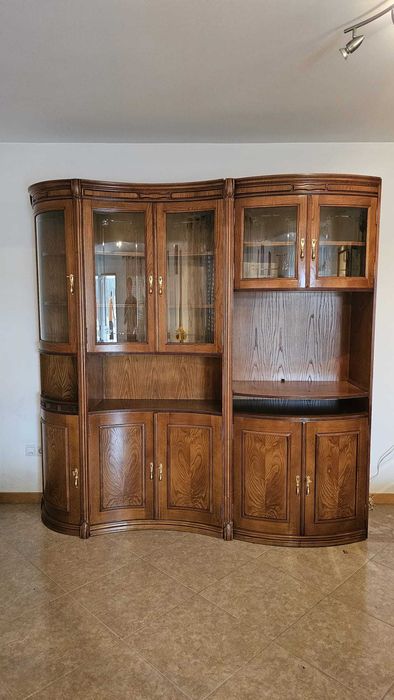 Móvel de sala em madeira maciça