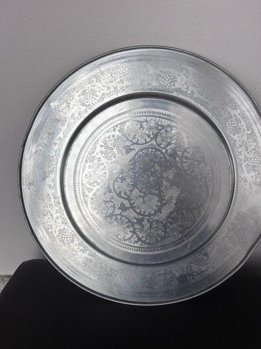 Peça estilo Marroquino em estanho trabalhado