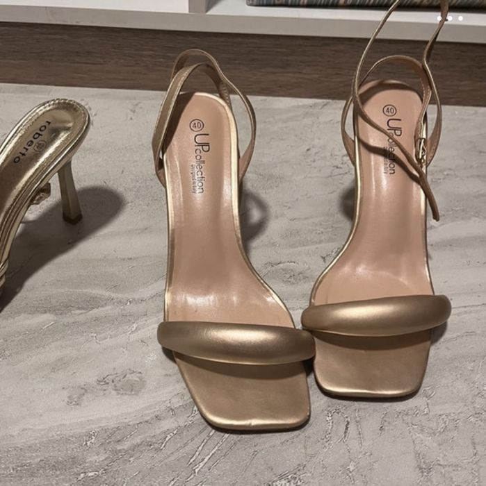 Złote sandałki szpilki