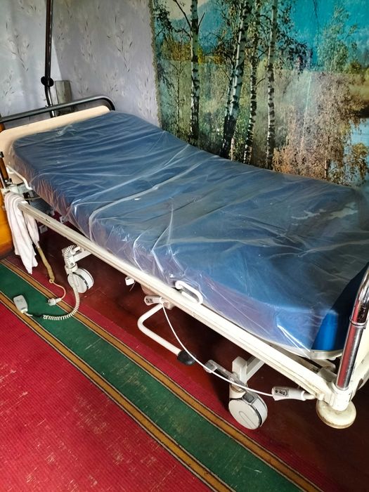 Продам ліжко для догляду за хворим.