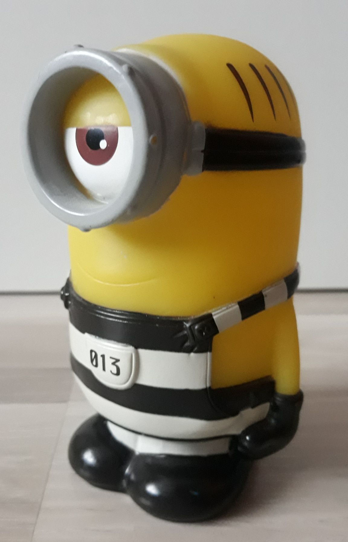 TM&Universal Studios Minionki Minionek Więzień figurka Świeci 12,5cm