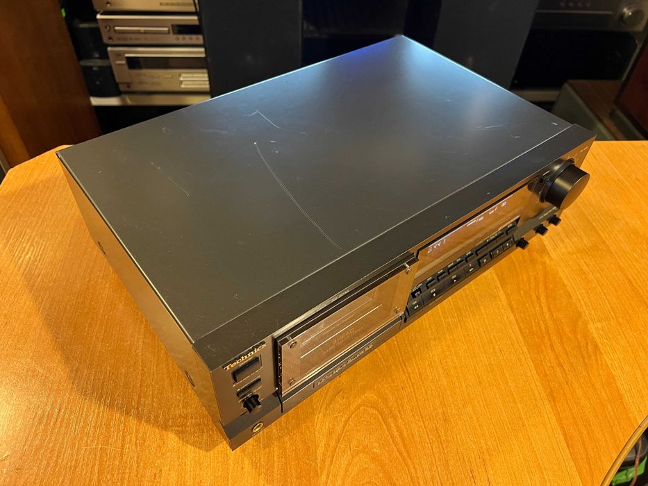 Magnetofon Technics RS-B755 Audio Room