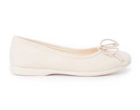 Sapatos de menina tipo sabrina Pisamonas bege