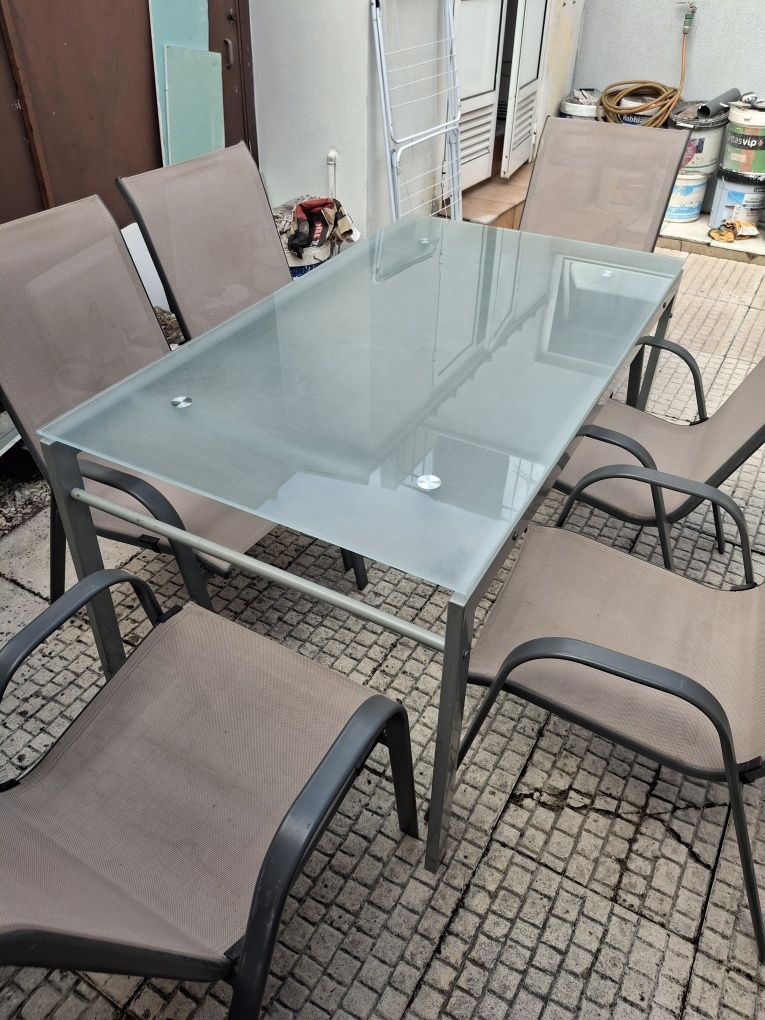 Mesa da vidro com 6 cadeiras