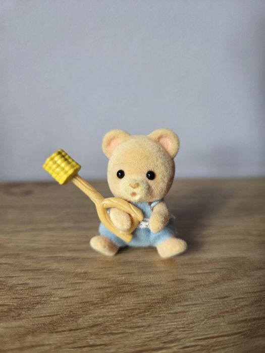 Sylvanian Families Dziecko Miś z kukurydzą