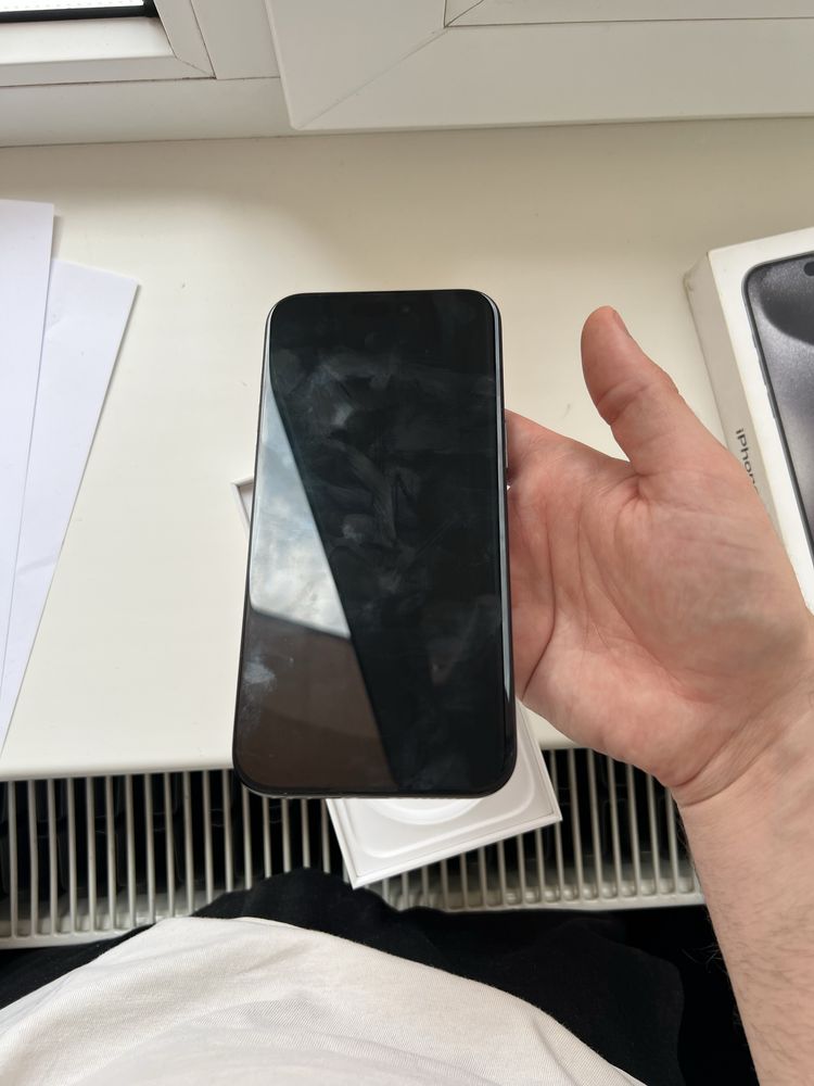 iPhone 15 Pro Max 256GB r-sim