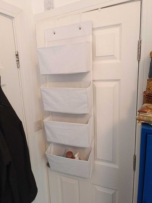 Wiszący organizer z kieszeniami przegródkami do przechowywania