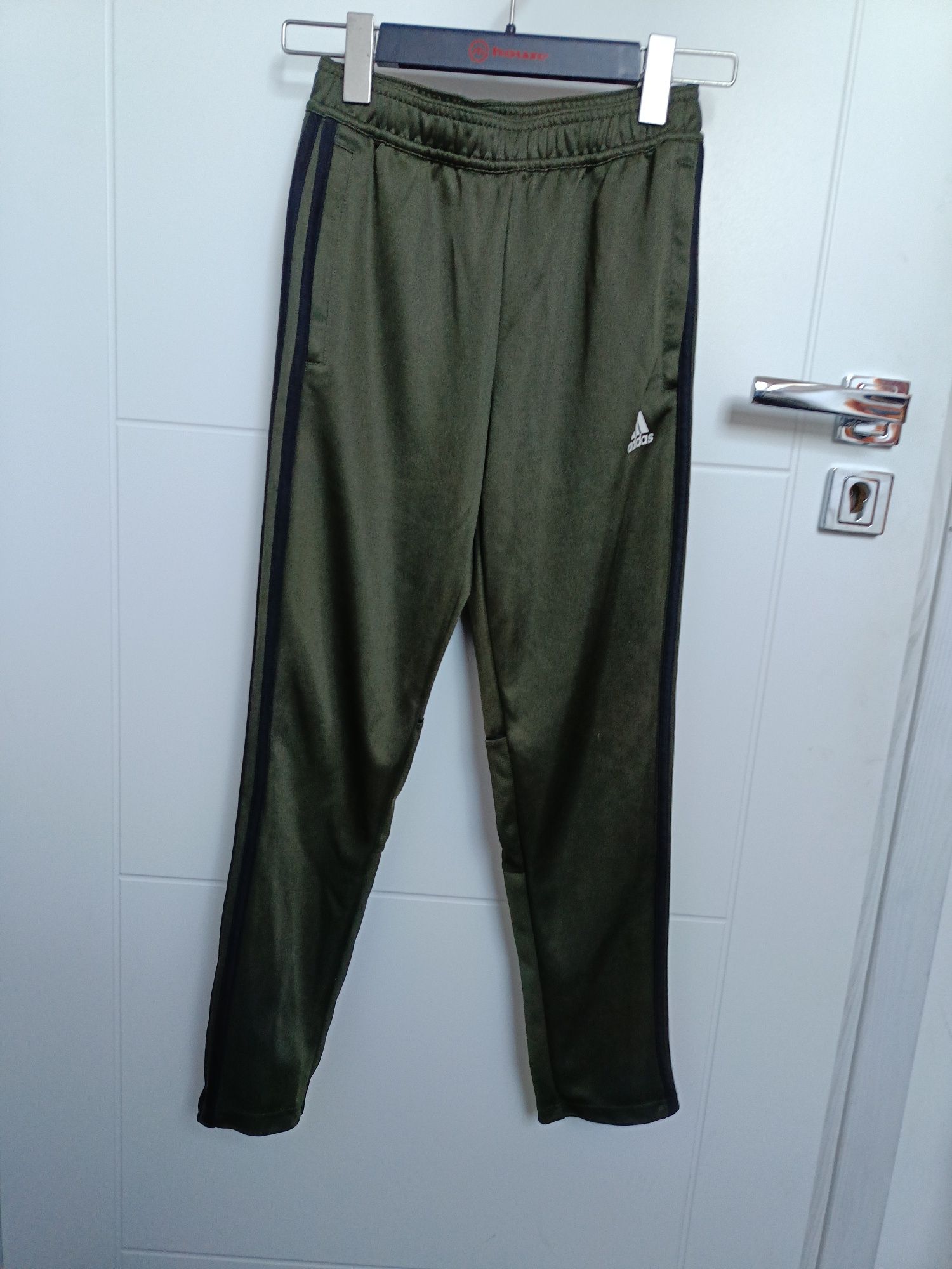 Spodnie dresowe adidas 11-12 lat 152 khaki