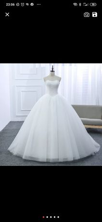 Suknia ślubna sukienka wesele biała tren trenem