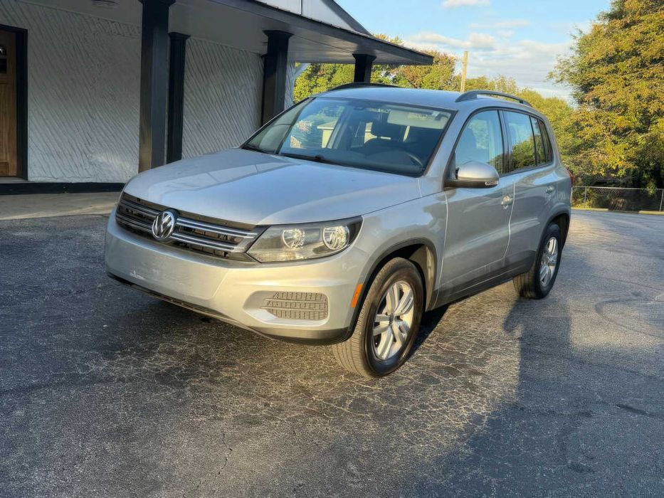 Volkswagen Tiguan      2016