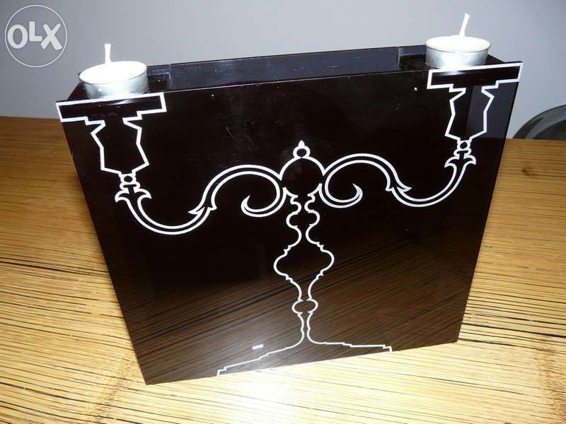 Castiçal em acrilico preto da Área. Grande Design