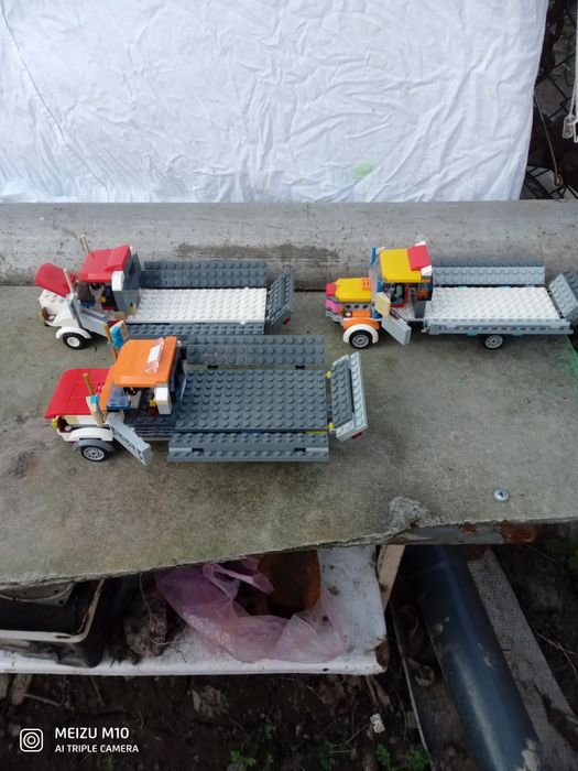 3 Машинки з оригинального лего.