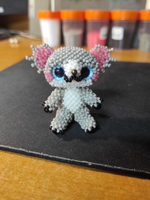 Продам игрушку брелок из бисера