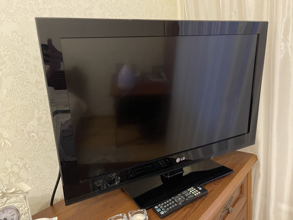 Телевізор LG, діагональ 32 дюйма +кабель hdmi модель 32CS560