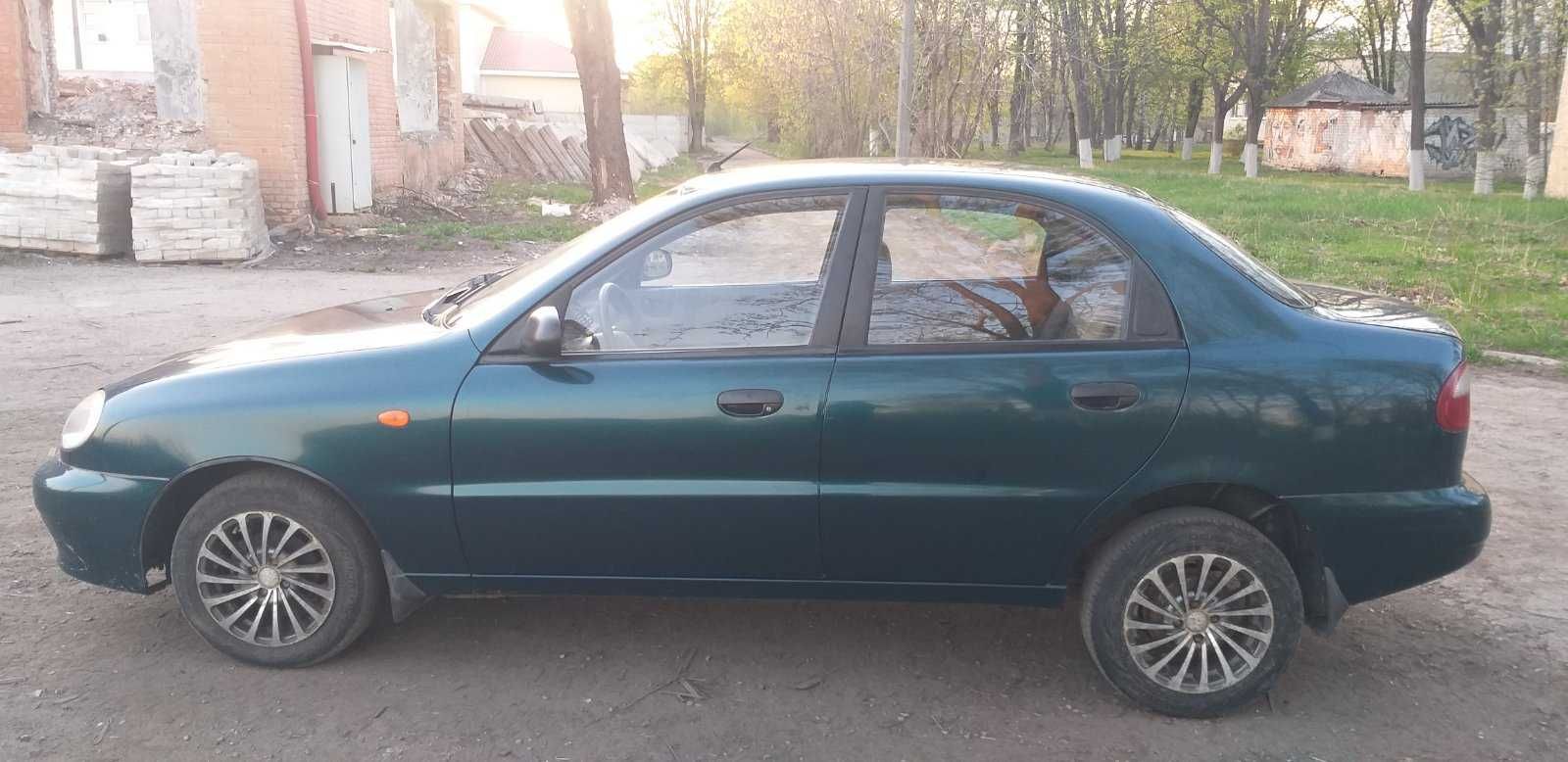 автомобиль Daewoo Lanos