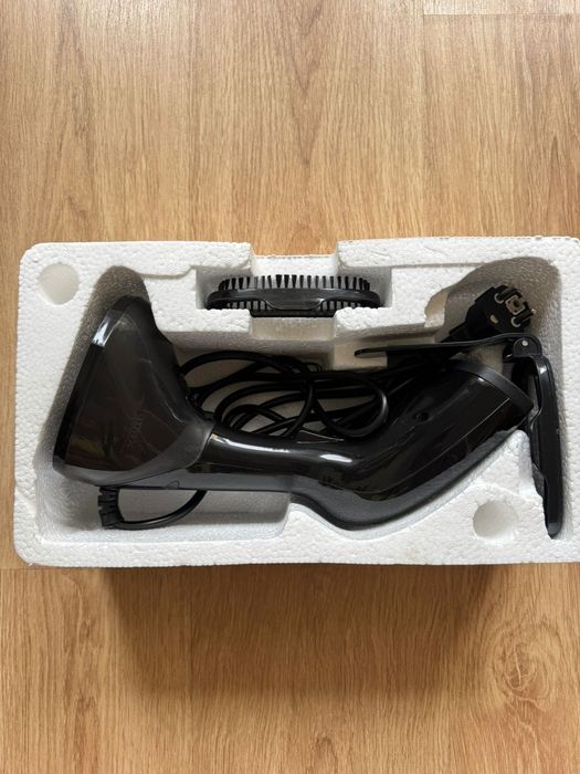 Ferro a vapor vertical. Iron Up. Create