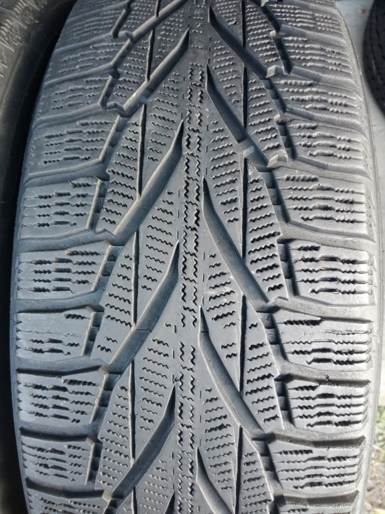 225 70 r16 Nokian 2015p