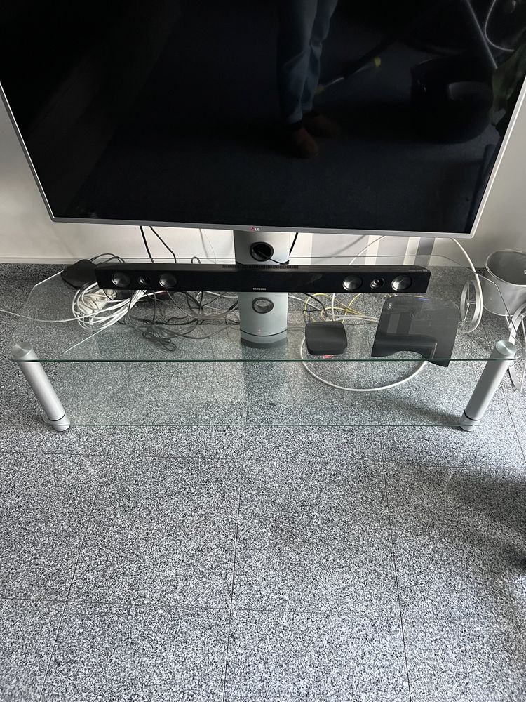 Movel de tv em vidro com suporte encorpado para tv