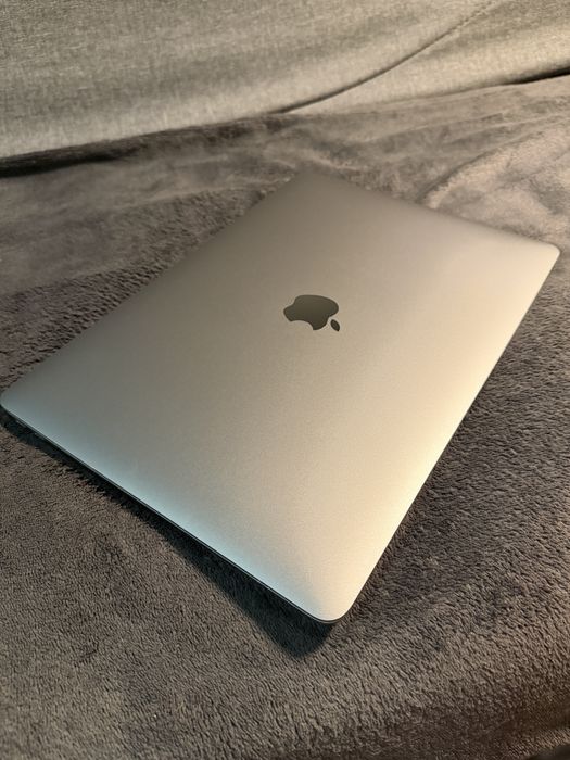 Макбук Air 13,3" 2020 (Intel Core i3, 8gb, 256gb SSD)